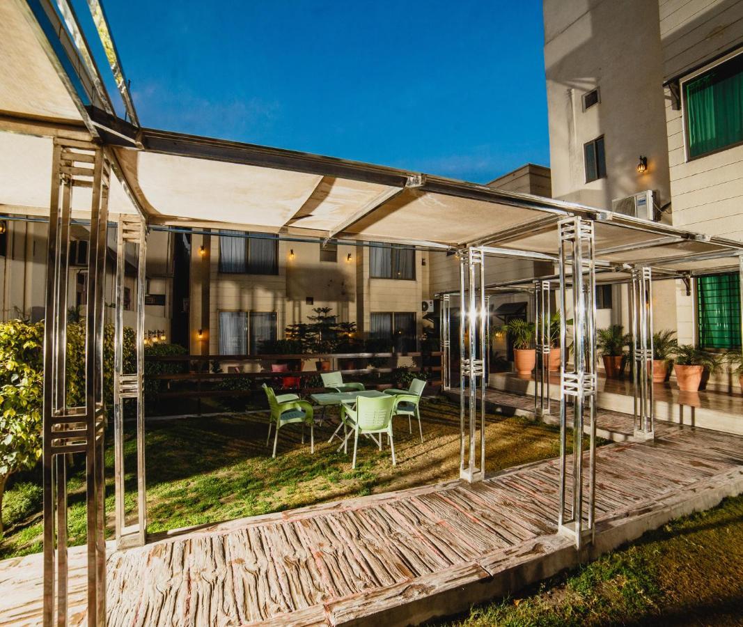 Готель Vip House Пешавар Екстер'єр фото